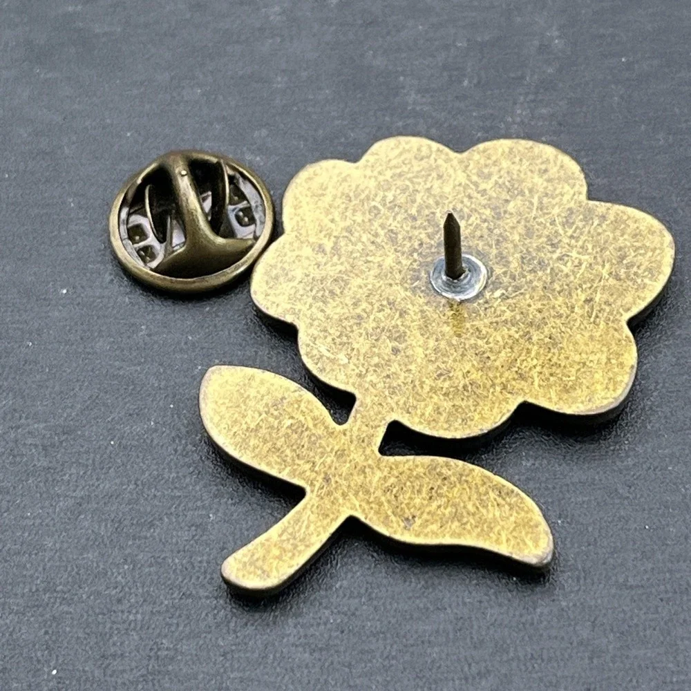 Flower‎ Cartoon Monochromatic Lapel Hat Pin